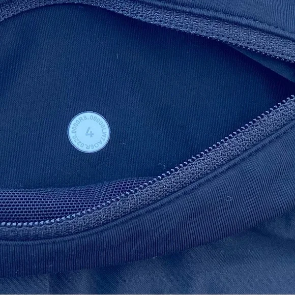 Lululemon Women’s Run Speed—Size 4 - Picture 3 of 7